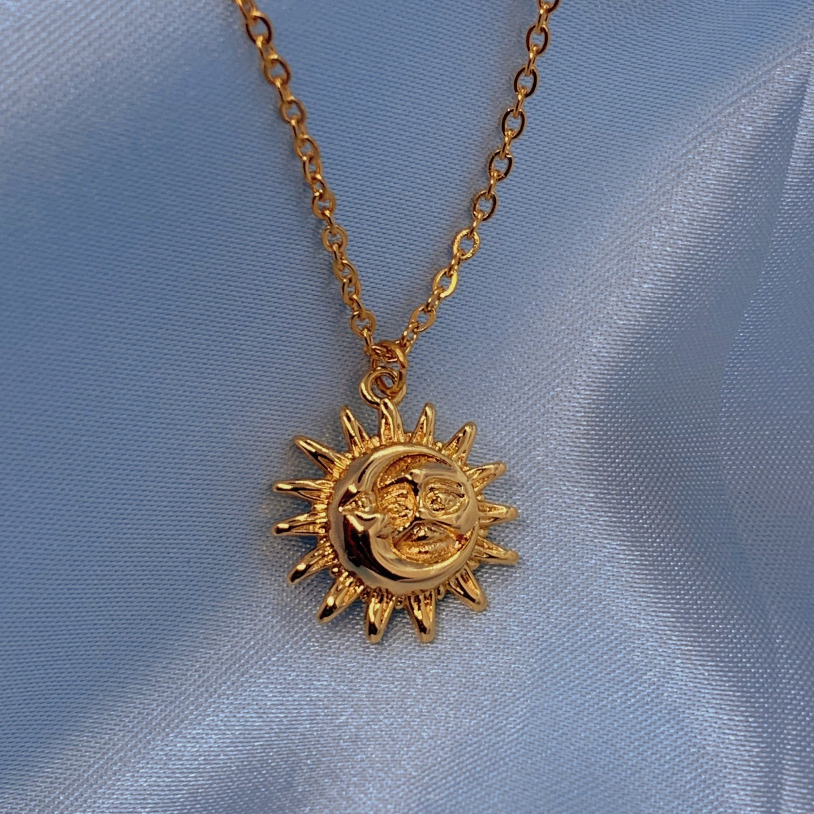 VB & CO Sun and Moon Necklace N21679 18